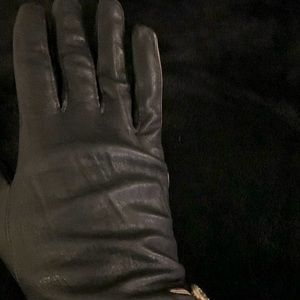 Women’s gloves
